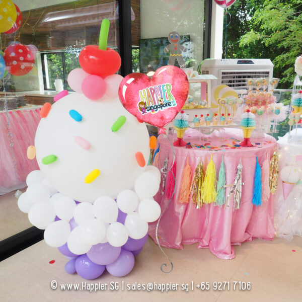 Life-size-cupcake-balloon-sculpture-decoration