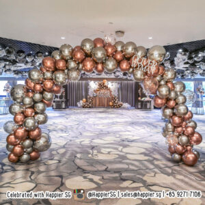 Chrome organic balloon arch decoration