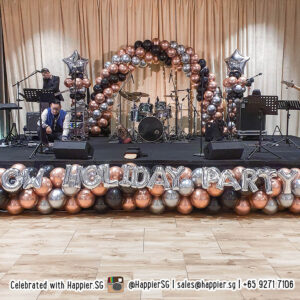 Chrome spiral balloon arch decoration