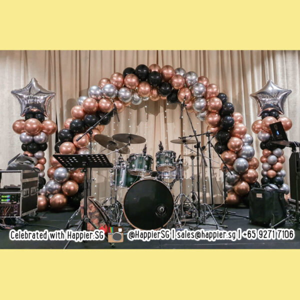 Chrome spiral balloon arch decoration